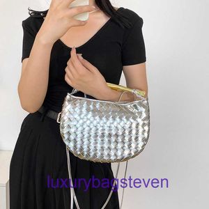 Varumärke Bottgs Vents's Sardine Tygväskor för kvinnor Online Shop Korean Woven Fashion Simple Handheld Small Bag Womens 2023 Ny mångsidig fyrkant med riktig logotyp 0Jan