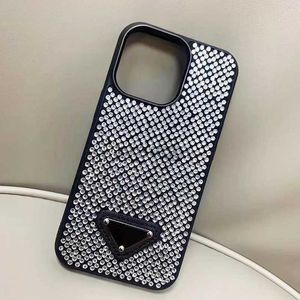 Cep Telefonu Crystal Diamond iPhone 15 Pro Max Case Tasarımcı Kılıfları Rhinestones 12 için Rhinestones Bling Lüks Glitter Pırıltılı Mobil Kapaklar Fundas Coque 240304