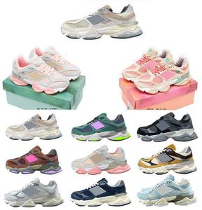 Top Quality 2024 Designer Sapatos Cookie Rosa Sapatos 9060 Joe Homens Running Shoes Mulheres Esporte Sapatos Camurça 1906R Penny Conforto Respirável Lace-Up Malha Unisex Shose