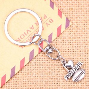 Keychains 20pcs 패션 키 체인 20x18mm 나는 축구 펜던트 DIY 남자 보석 자동차 키 체인 링 홀더 기념품 선물을위한 사랑을 좋아합니다.