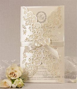 Intrikata spetsar beige laserskurna dag gatefold bröllop inbjudan handgjorda personliga med band och kuvert1940770