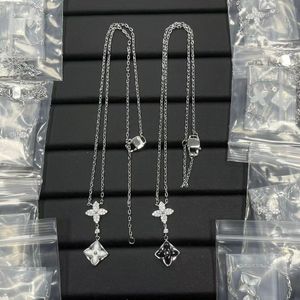 Frauen Luxus Designer Halskette Choker Anhänger Kette 18K vergoldet Edelstahl Buchstaben Halsketten Hochzeit Schmuck Zubehör VN-111