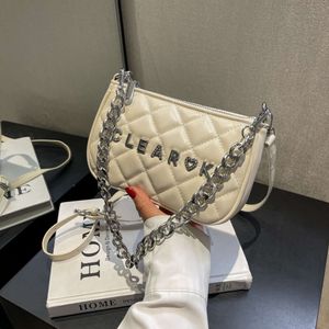 Shoppen Sie Handtasche 95 % Rabatt auf kleine High-End-Tasche für Damen 2024, neue trendige und vielseitige quadratische Umhängetasche mit langer Kette und einer Schulter