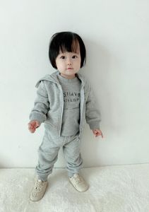 幼児の男の子の女の子トラックスーツ秋の新生児キッズボーイジッパースウェットシャツパンツ2pcsset子供服スポーツスーツコスチュームTops6866276