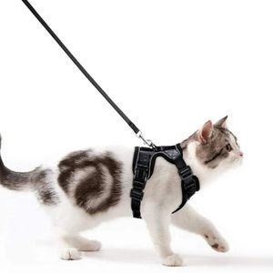 Atuban Cat Holder i smycz do spaceru WalkEscape miękkie regulowane wiązki kamizelki dla kotów kontrolnych oddychających oddychające 240229