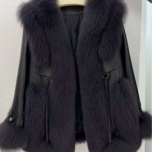 Haining 2023 New Fashionable Fox Fur Grass Coat Western Style Slim Goose Down äkta läder Kvinnokläder 342522