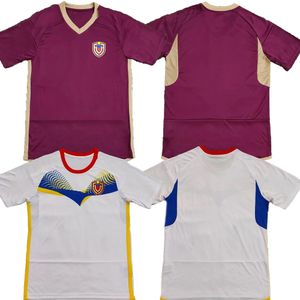 Venezuela Startseite 24-25 Maßgeschneiderte Fußballtrikots in thailändischer Qualität Yakuda lokaler Online-Shop 10 SOTELDO 9 CORDOVA 8 RINCON 23 RONDON 19 SOSA 18 BELLO 3 OSORIO tragen