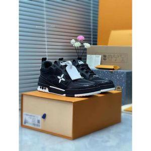 2024 Skate Sneaker Abloh Black Designers Casual Shoes Luxury Calfskin Leather Stripe Rubber Sole Stretch Cotton Low Top Men Sneakers 35