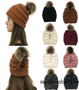 2020 Trendy Ponytail Hats Cable Slouchy Skull Caps Winter Knitted Fur Poms Beanie Label Fedora Fashion Leisure Outdoor Hats3775841