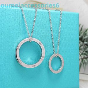 2024 Designer Luxusmarke Schmuck Halsketten Tiktok Funi Sterling Silber S925 Bare Round Anhänger für Männer und Paare Ring Einfache Mode Damen