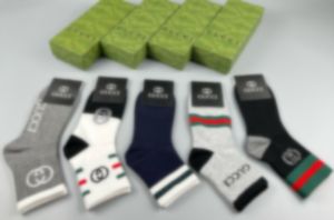 2024 Kvinnors strumpor Herrarna Högkvalitativa bomullsstrumpor Solid Color Classic Black and White Breattable Sports Socks Casual Socks Luxury All-Season Socks