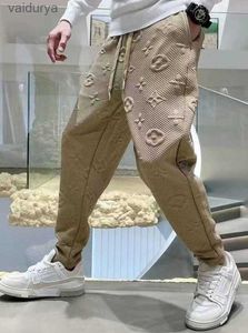 Mężczyzna i zima w ubraniach Spodnie sportowe dresowe presie harajuku streetwear M-5xl 240308
