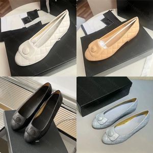 Stile francese delicato e profumato Mary Jane Shoes Designer di nicchia Moda da donna Testa tonda Piccola vibrazione Zaino in metallo Fibbia Ballerine con fondo piatto