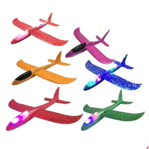 LED Flying Toys 48 cm Big Foam samolot samolot LED Ręcznie wystrzeliwanie Rękę Rzucanie samolotu Slider Dzieci Latający Model Zabawki 10 szt. / Lot DHCDA