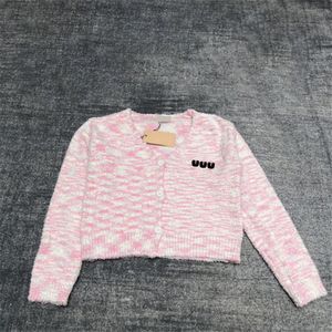 Luxo recortado camisola feminina topos letras de malha elegante mulher cardigan jaqueta rosa manga longa designer blusas malhas