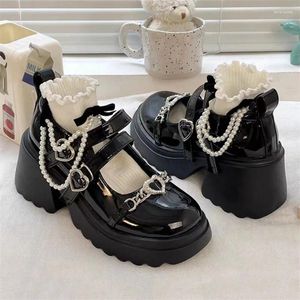 اللباس أحذية منصة الشرير للسيدات مضخات 2024 سلسلة معدنية ماري جين لوليتا امرأة يابانية براءة اختراع جلدية عالية الكعب القوطي
