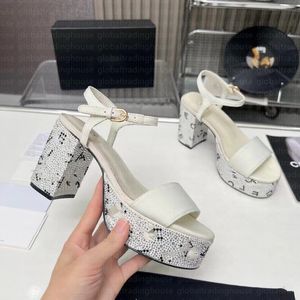 Alphabet printed summer high-end sandals with diamond design and exquisite sandal Free Shipping