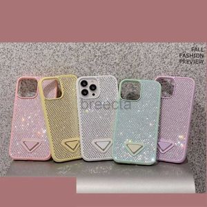 Mobiltelefonfall Fall täcker helskärms flash diamanter för iPhone 15 14 13pro 13promax 12 12pro 12promax 11 Luxury Designer Triangle Diamond Case Brand Case 240304