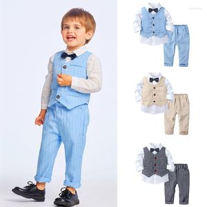 Kläderuppsättningar 2024 Baby Boy Gentleman Suit Smittbarn Bow Tie White Shirt Vest Pants Stripe 3st Formal Birthday Wedding Kids Party Clothes