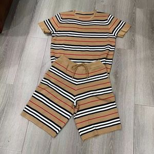 Camicie maglioni di moda da donna camicie e pantaloni magliette a maniche corte estate vacanze casual set a due pezzi set di giovani abbigliamento sportivo felpe