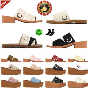 2024 Luxury Designer Sliders Berömda kvinnor Slides Sandaler Mules Woody Linen Flat Espadrille Signature Lace Lettering Fuzzy Päls tofflor Net Red Summer Shoes 35-42