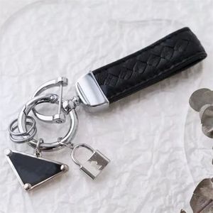 Designer Keychains Classic Exquisite Lanyards Men Luxury Leather Car Key Chain Womens Fashion Heart Key Ring Bags Pendant267J