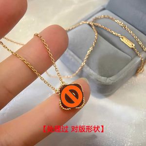 Designer Necklace VanCF Necklace Luxury Diamond Agate 18k Gold White Clover Necklace for Women Light Luxury and Extraordinary Rose Gold Lucky Grass Chain for Girls