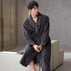 Mäns sömnkläder Vinterplysch Velvet Men Robes Lapel V-Neck Sleep Lounge Pijama långärmad manlig nattkläder badrock med bältesgardigan