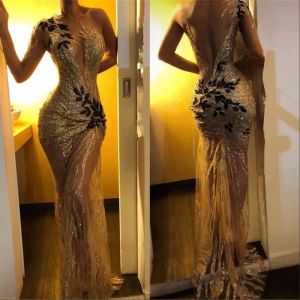 Paljett sexig sjöjungfru prom klänningar guld ren en axel långärmad spets applikation svep tåg formella aftonklänningar