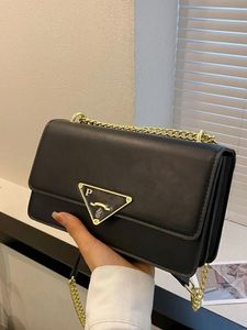 P çanta tasarımcısı tote çanta tasarımcısı omuz çantası kadınlar için lüks çanta moda zinciri gündelik crossbody çanta manyetik çapraz vücut bayanlar mini çanta 900