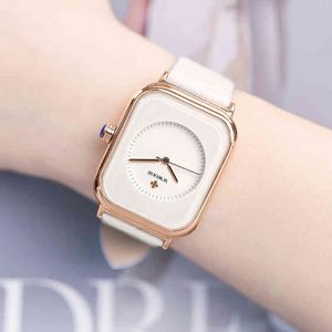 الساعات الموضة للنساء 2021 جديد WWOOR العلامة التجارية البيضاء RESTANGLE MINRADALIST WATCH LADIES QUARTZ Dress Wristwatch Montre Femme250D
