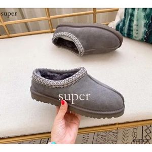 Designer New 2024 Uggg Hot Man Women Tasman Slipper Snow Uggskid Boot Sheepskin Plush Fur Keep Warm Ugglys Boot Soft Bequeme Casual Slipper Uggliss Slipper 415