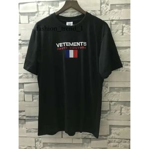 Mens Camiseta Vetements Camisa Designer Camisetas Streetwear Hip Hop Oversize Vetements Manga Curta Tee Big Tag Patch VTM Camisetas Bordado Preto Branco Vetements 6142