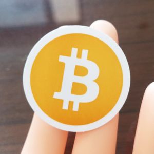 100pcs 3.5cm Diameter BITCOIN Sticker Self-adhesive White PVC Material Individually Cut Cryptocurrcencies Fans Publicity 240229