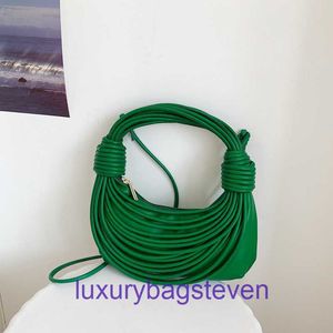 Lyxdesigner Tote Bags Bottgs Vents's Jodie Online Store Bag Women 2022 New Womens Fashion Small Popular Woven Noodle Handbag Western med riktig logotyp