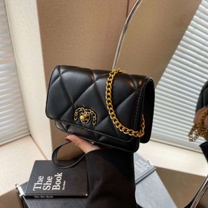 Дизайнерская сумка, распродажа, корейская модная женская сумка, Высококачественная цепочка с цепочкой, новинка 2024 года, маленькая квадратная универсальная сумка через плечо