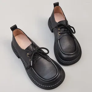 Klädskor 2024 sping loafers läder märke bred tå äkta snörning cowskin låg häl 3 cm kvinnor