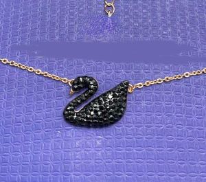 Ikoniska hängsmycken Black Alloy AAA Hängen Moments Women For Fit Necklace Jewelry 109 Annajewel5114799