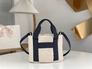 New women's handbag high-end quality shoulder bag lamb plush crossbody bag is very lightweight and versatile color matching simple and atmospheric 90382#