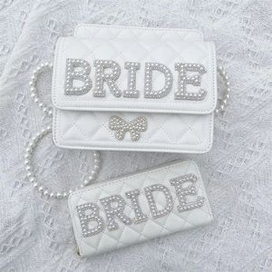 Dekoracja ślubna Purtla Portfowa Krzyżowa torba Pearl Sain Bag Creative Wedding Gift Bride Shower 240309