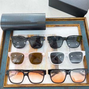 2024 Luksusowy projektant Nowe luksusowe okulary przeciwsłoneczne Due B Big Box Blusher proszkowy netto czerwone te same okulary przeciwsłoneczne BB0104