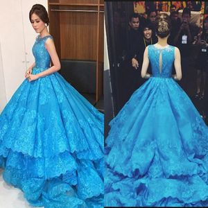 Blue Prom Dresses Scoop paljetter Lace Appliques Tiered aftonklänningar ärmlös tillbaka ihålig kapelltåg formella Elie Saab klänningar331g