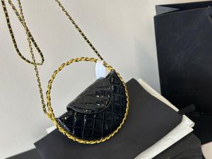 23K super modische Minitasche aus glänzendem Lackleder für Damen, schwarz-goldene geflochtene Riemenkette, kreisförmige Ringtasche, Luxushandtasche, Geldbörse, Lippenstiftetui, Umhängetasche