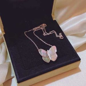 Naszyjnik Vancf luksus Diamond Agat 18K Gold Sterling Butterfly Naszyjnik Wyciągnięty z złotym białym fritillaria Grey Fritillaria Nowy wisiorek z łańcuchem