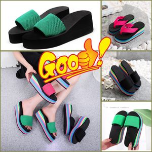 أعلى جودة Gai Summer Women Men Beach Flip Flops Shoes Classic Ladies Cool Flat Slipper Female Sandals أحذية جديدة 35-43