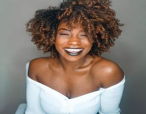 شقراء Afro Kinky Curly Wigs Ombre 4x4 إغلاق الدانتر