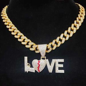 Naszyjniki wiszące mężczyźni kobiety hip hop miłosne kształt Naszyjnik Kreatywny nowość wisiorki hiphopowe lodowe Bling łańcuch mody 230613