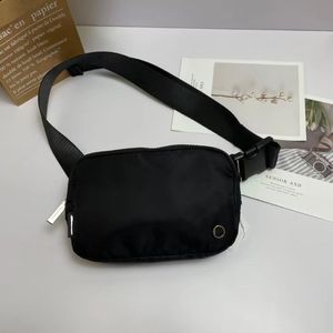 Neue Lu-Gürteltasche überall Hüfttasche offizielle Modelle Damen Sport Outdoor Messenger Brust 1L Fassungsvermögen mit Markenmetalllogo3296