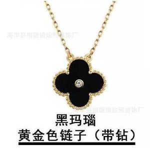 Designer Pendant Necklace Sweet Love Vanca Jade V Golden Clover Single Diamond for Women 18K Rose Gold Lock Bone Chain Red Agate White Fritillaria Classic XS13