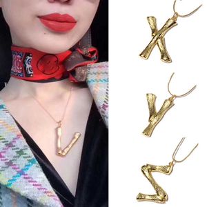 Fashion Innital Designer Letter Necklace A B C D E F G H I J K L M N O P Q R S T W 26 LETTERS ALPHABET LETTERS NECKLACE FAMEDA Märke Bambu Knutmönster Koppar CLAVICLE NECKLAM